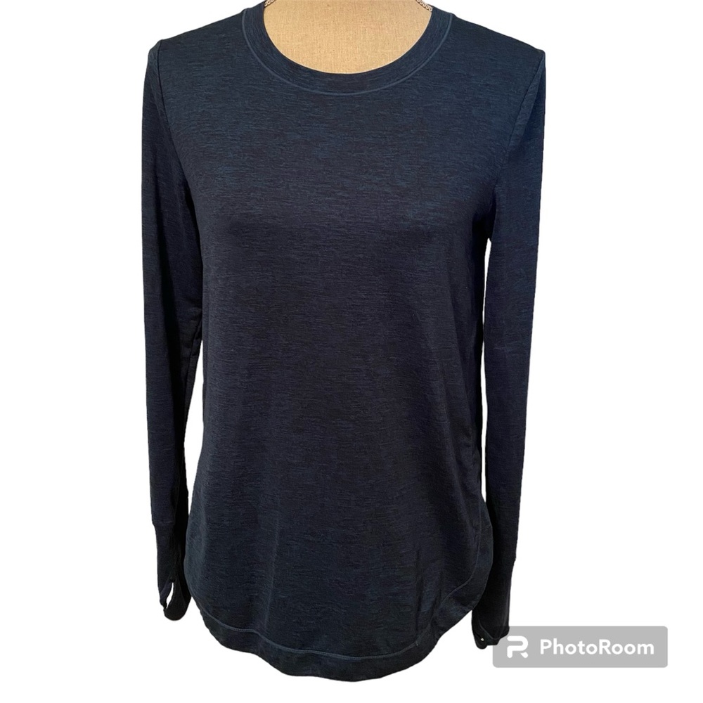 ATHLETA TOP TEE LONG SLEEVE BLUE CREW NECK CURVED HEM THUMB HOLES Size S